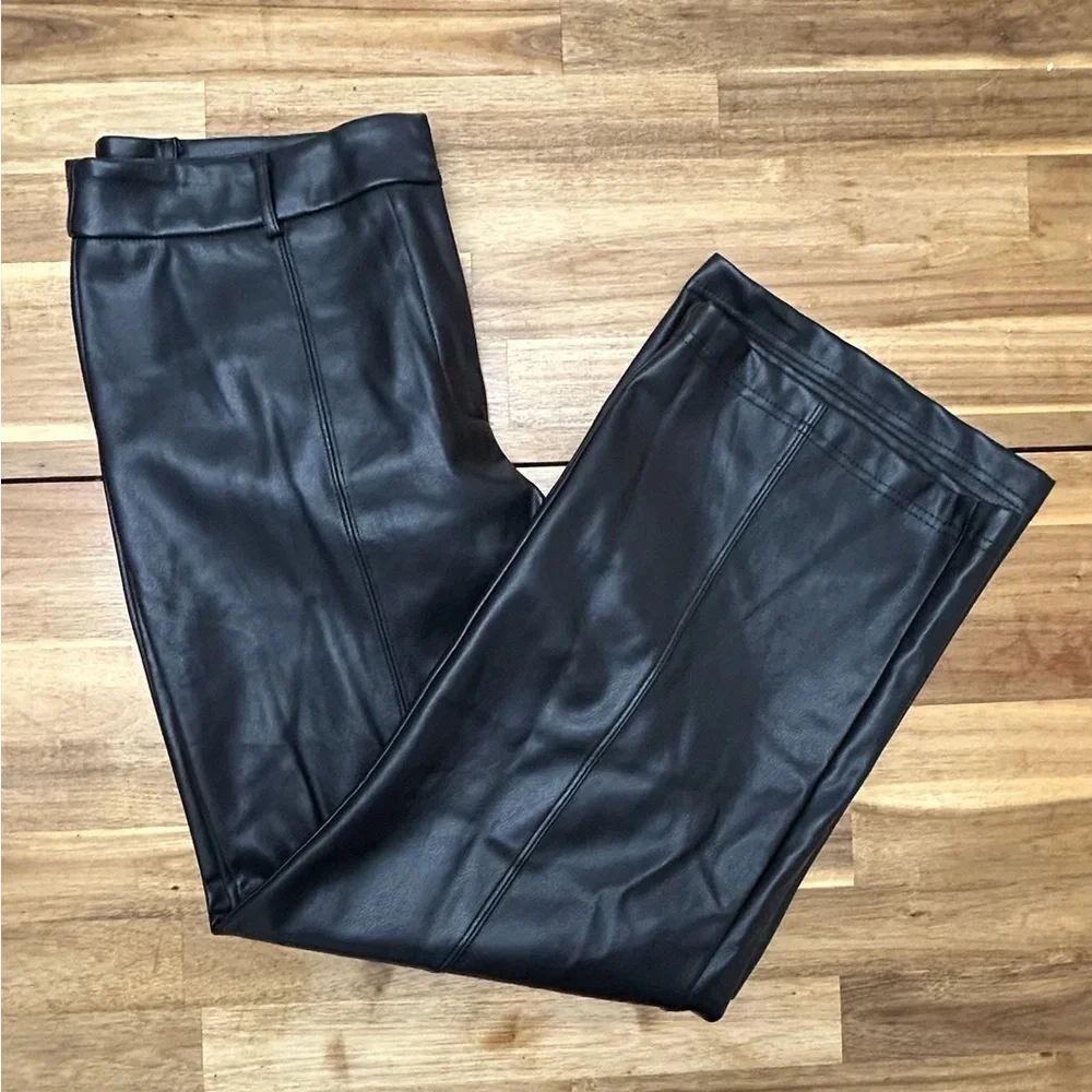 7 For All Mankind Black Coated Faux Leather Wide Leg Cropped Pants Leg Sz Lg